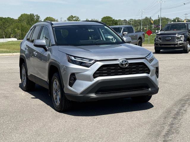 Used 2025 Toyota RAV4 XLE w/ Convenience Package AWD/4WD image 3