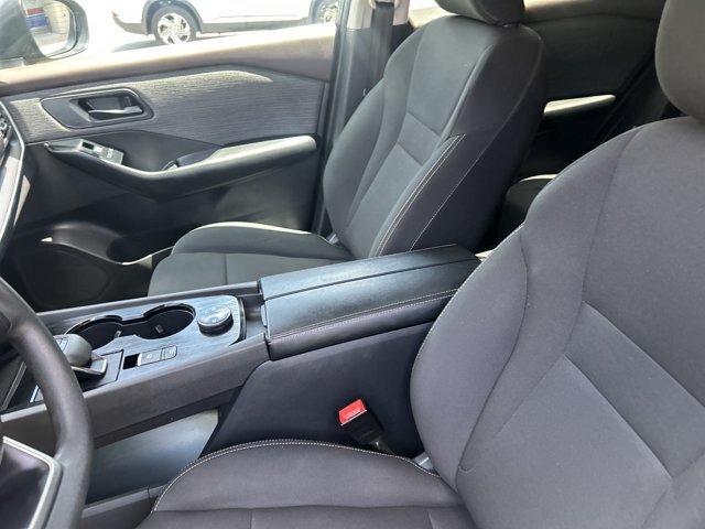 Used 2023 Nissan Rogue S AWD/4WD image 18