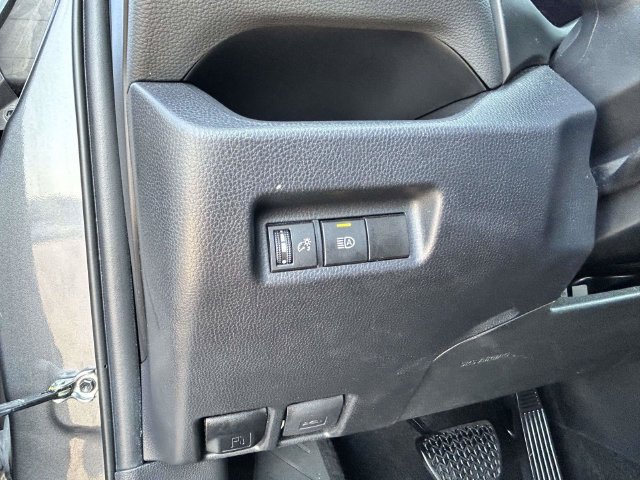 Used 2024 Toyota RAV4 XLE FWD image 19