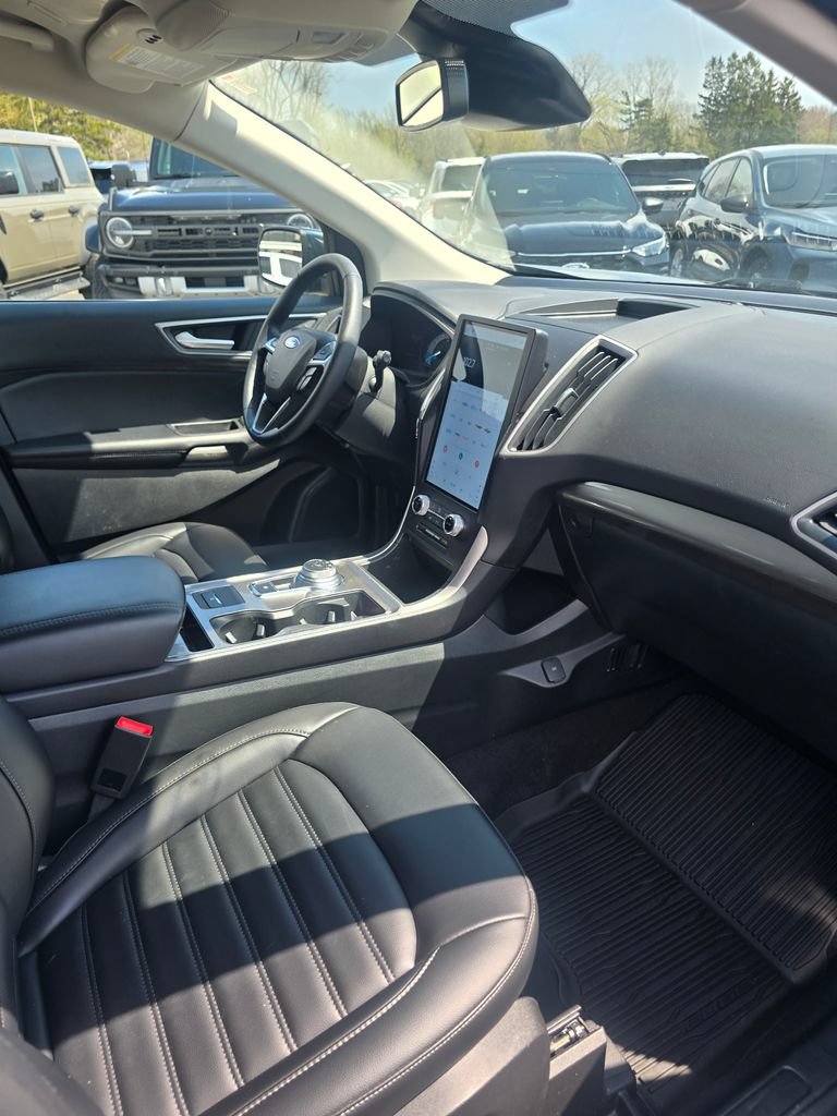 Certified 2024 Ford Edge SEL w/ Convenience Package AWD/4WD image 19
