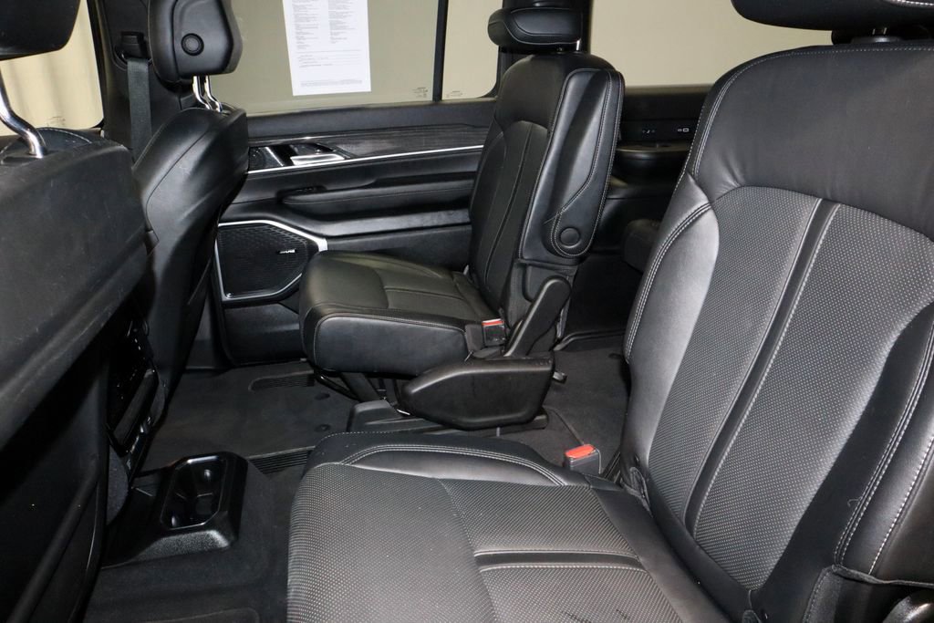 Used 2022 Jeep Wagoneer Series III w/ Flexible Seating Group AWD/4WD image 22