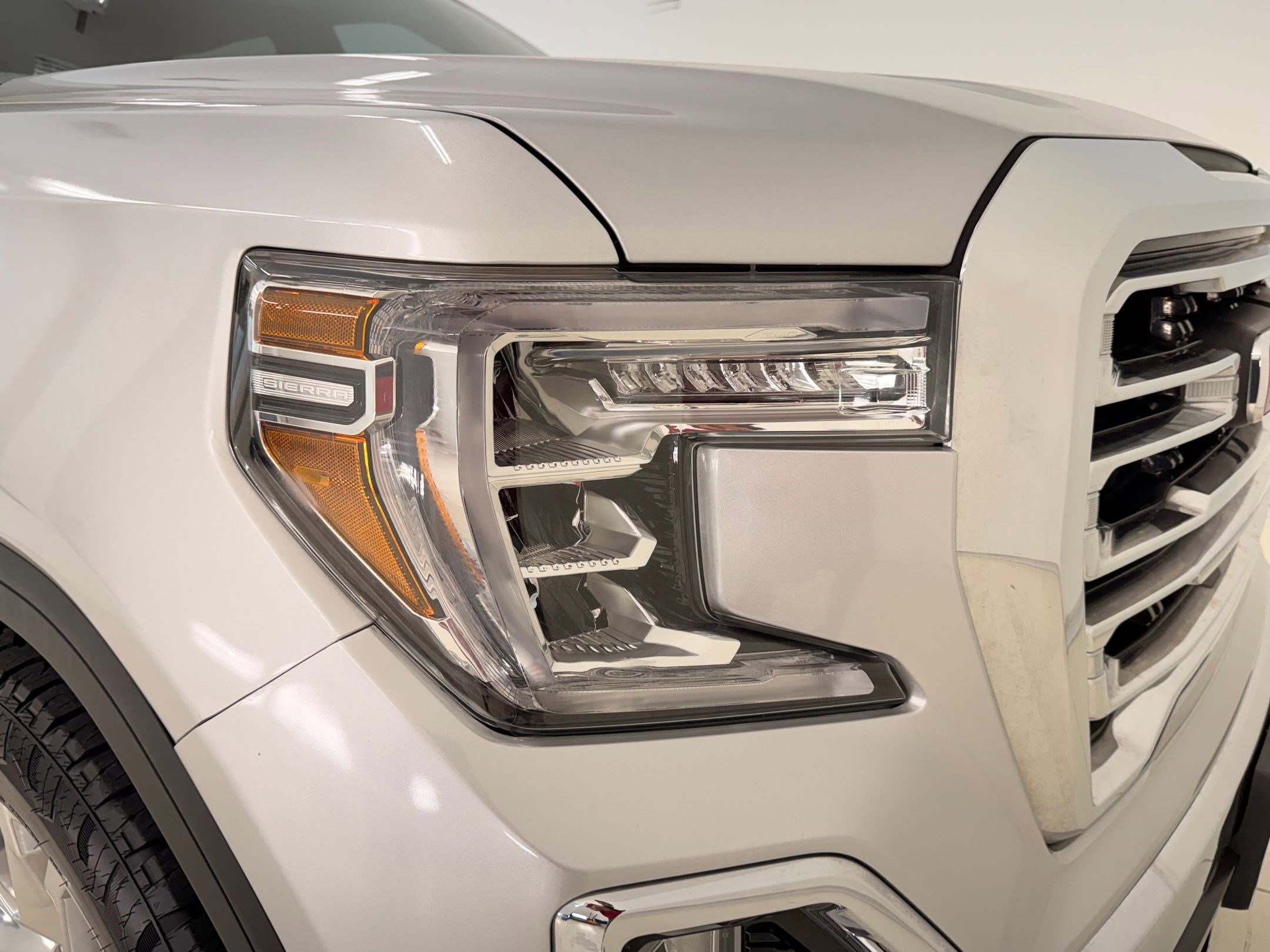 Used 2020 GMC Sierra 1500 SLT image 11