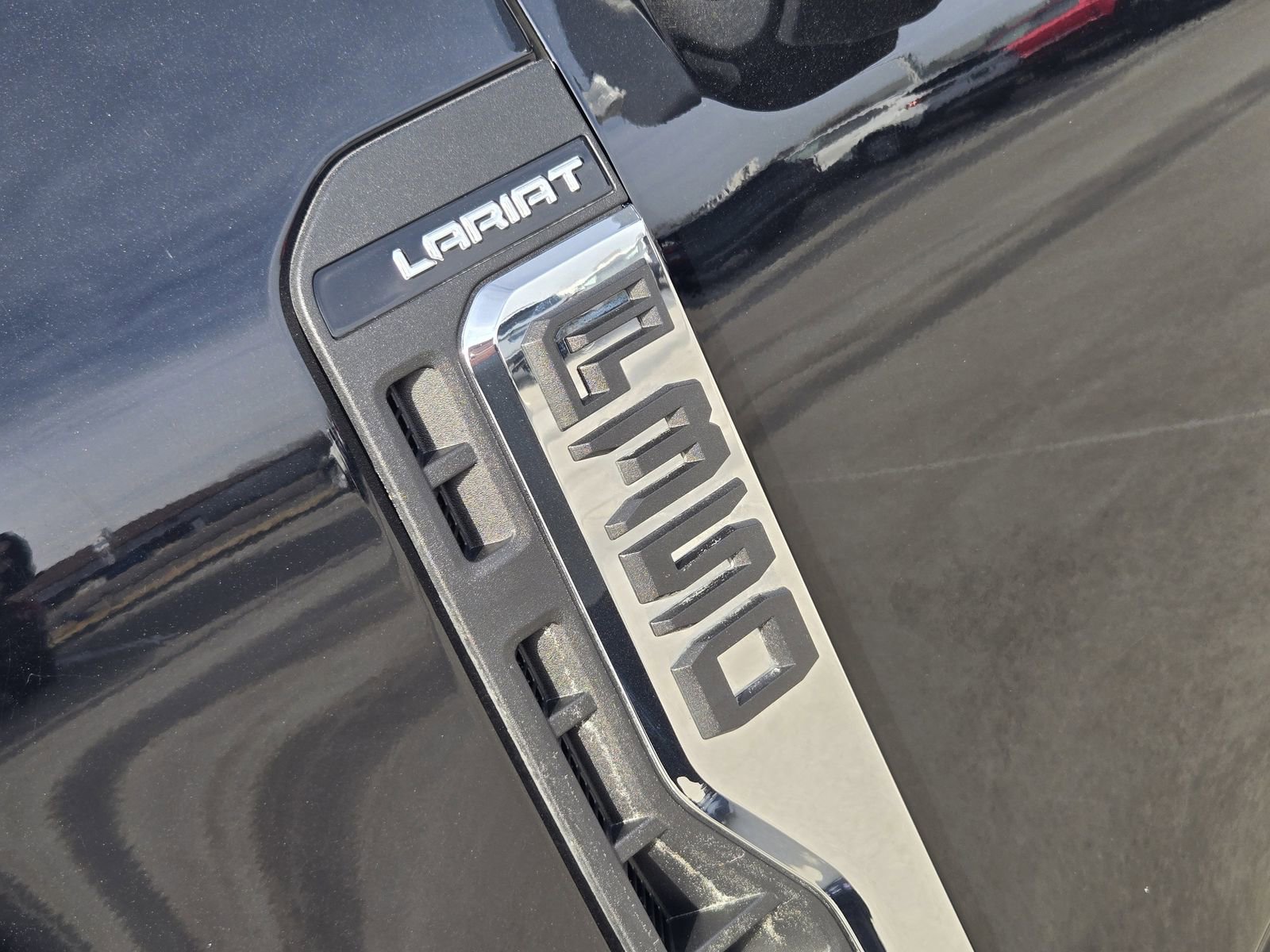 Certified 2023 Ford F350 Lariat w/ Chrome Package image 11