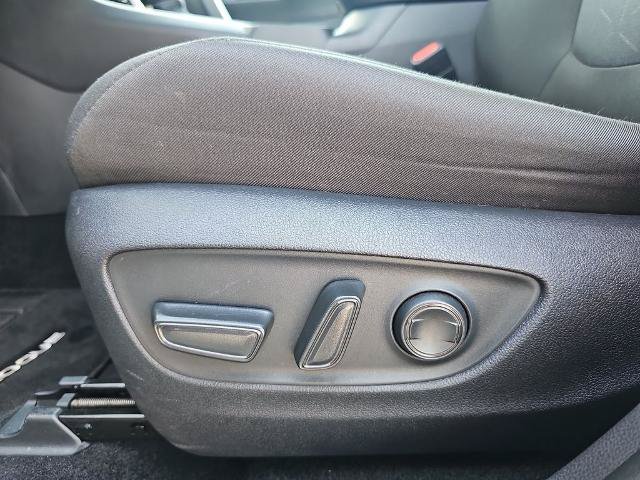 Used 2025 Toyota RAV4 XLE FWD image 28