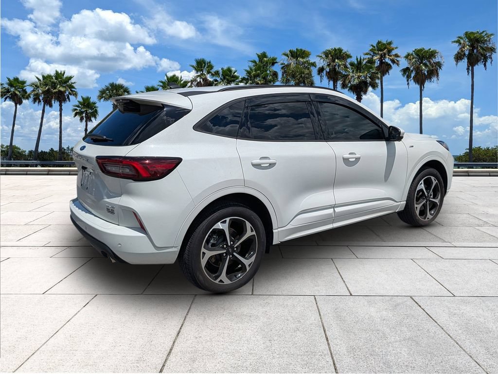 Certified 2025 Ford Escape ST-Line Elite w/ Premium Technology Package AWD/4WD image 9