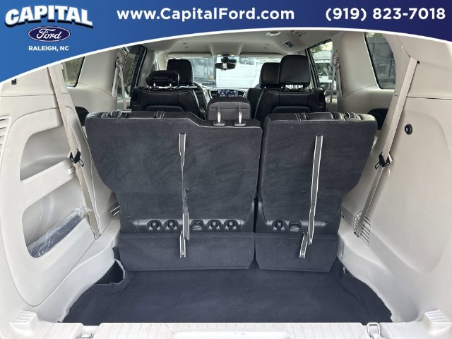 Used 2025 Chrysler Pacifica Select FWD image 16