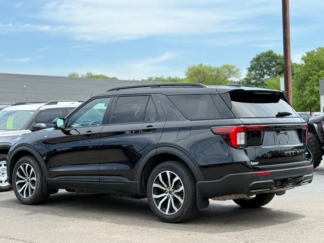 Certified 2025 Ford Explorer ST-Line AWD/4WD image 43