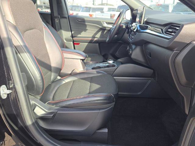 Certified 2025 Ford Escape ST-Line Select AWD/4WD image 6