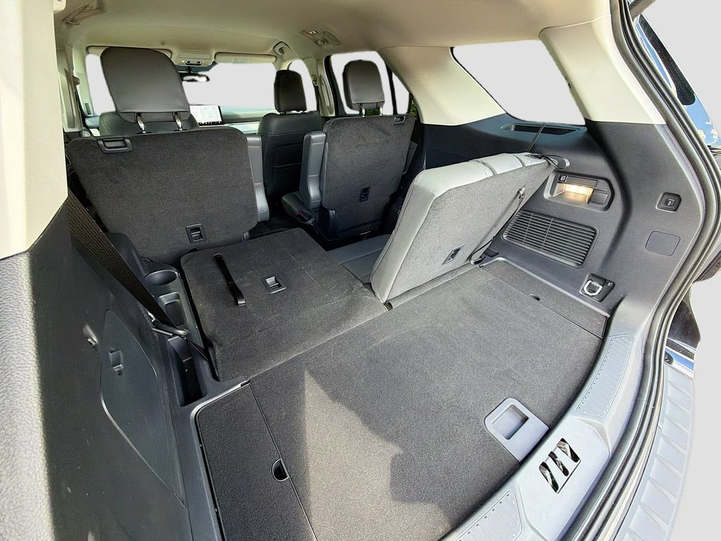 Certified 2025 Ford Explorer Active w/ Active Comfort Package AWD/4WD image 35