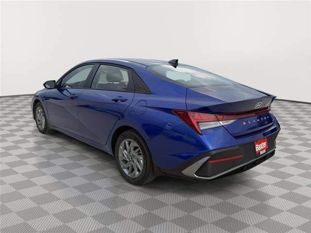 Used 2025 Hyundai Elantra Hybrid FWD image 7