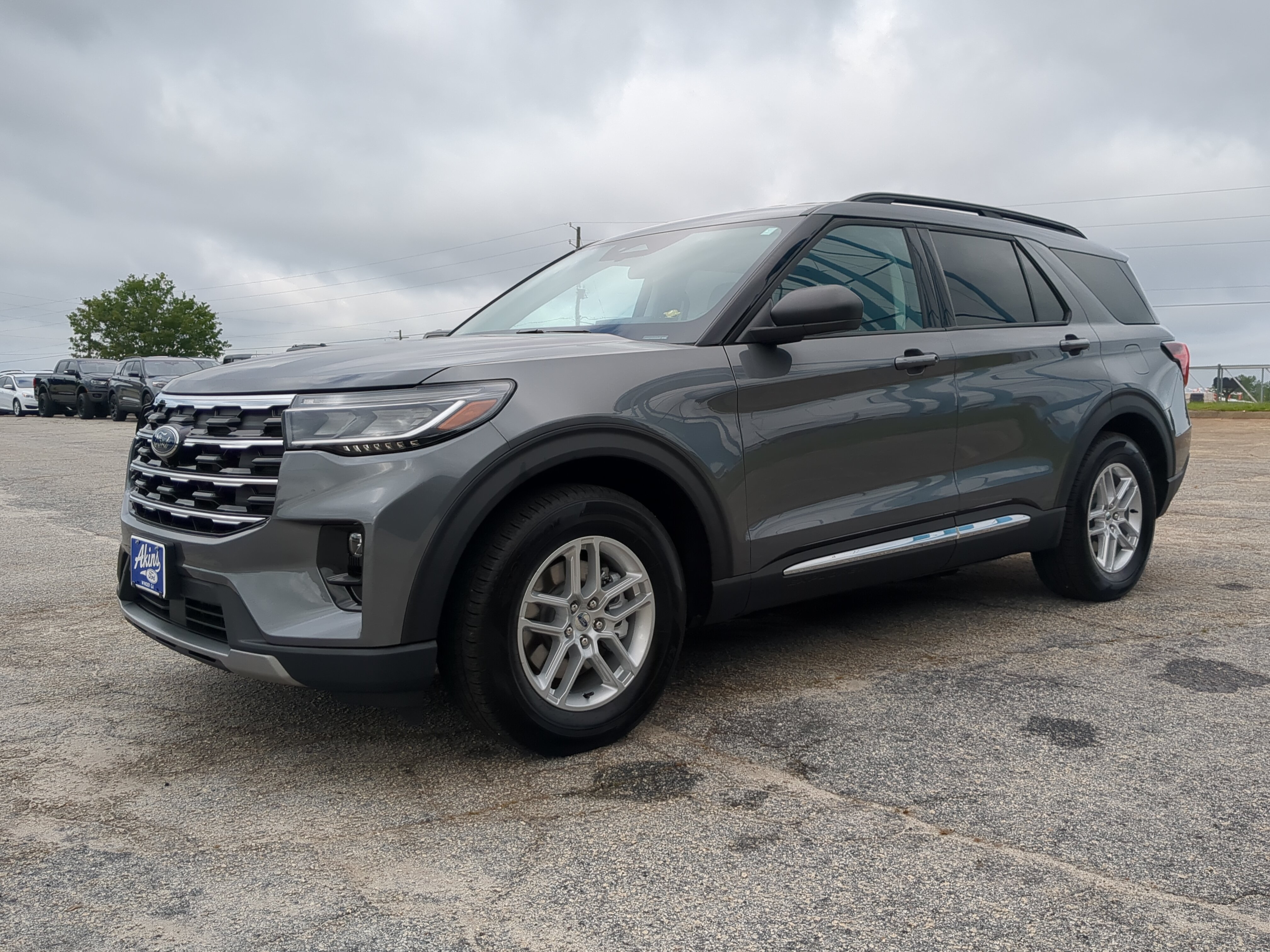 Certified 2025 Ford Explorer Active w/ Active Comfort Package RWD image 6