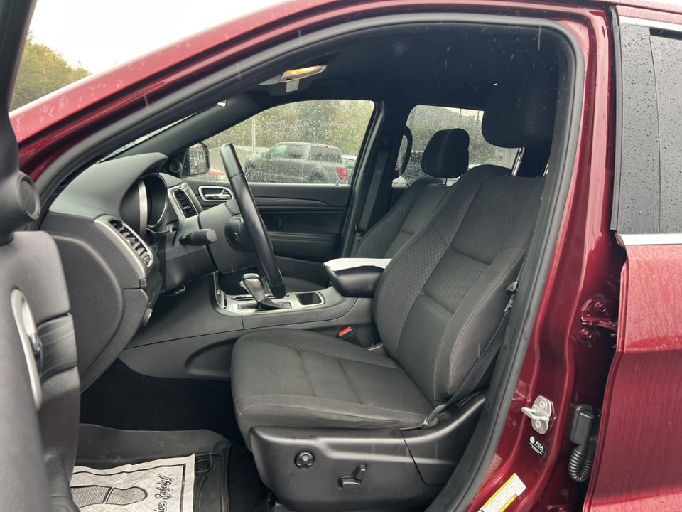 Used 2021 Jeep Grand Cherokee Laredo image 15