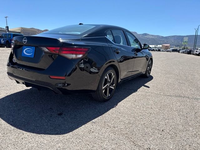 Used 2025 Nissan Sentra SV FWD image 11