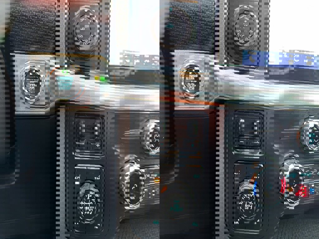 Certified 2022 Ford F150 Raptor w/ Raptor 37 Performance Package image 39