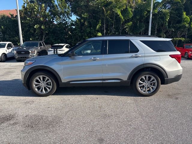 Certified 2023 Ford Explorer XLT w/ Equipment Group 202A AWD/4WD image 2