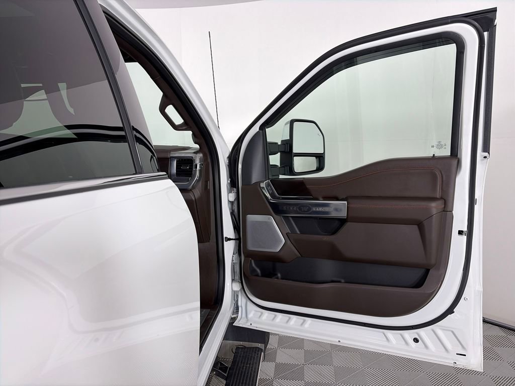 Certified 2025 Ford F450 King Ranch w/ Chrome Package image 32