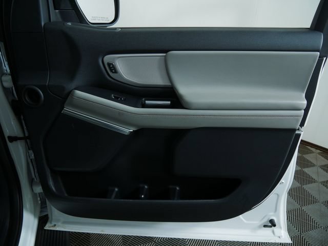 Certified 2025 Ford Expedition Active AWD/4WD image 8