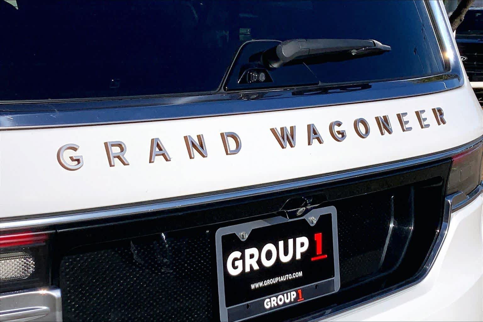 Used 2024 Jeep Grand Wagoneer L Series III AWD/4WD image 10