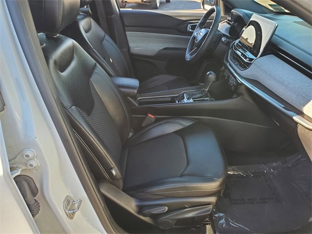 Used 2024 Jeep Compass Latitude image 20