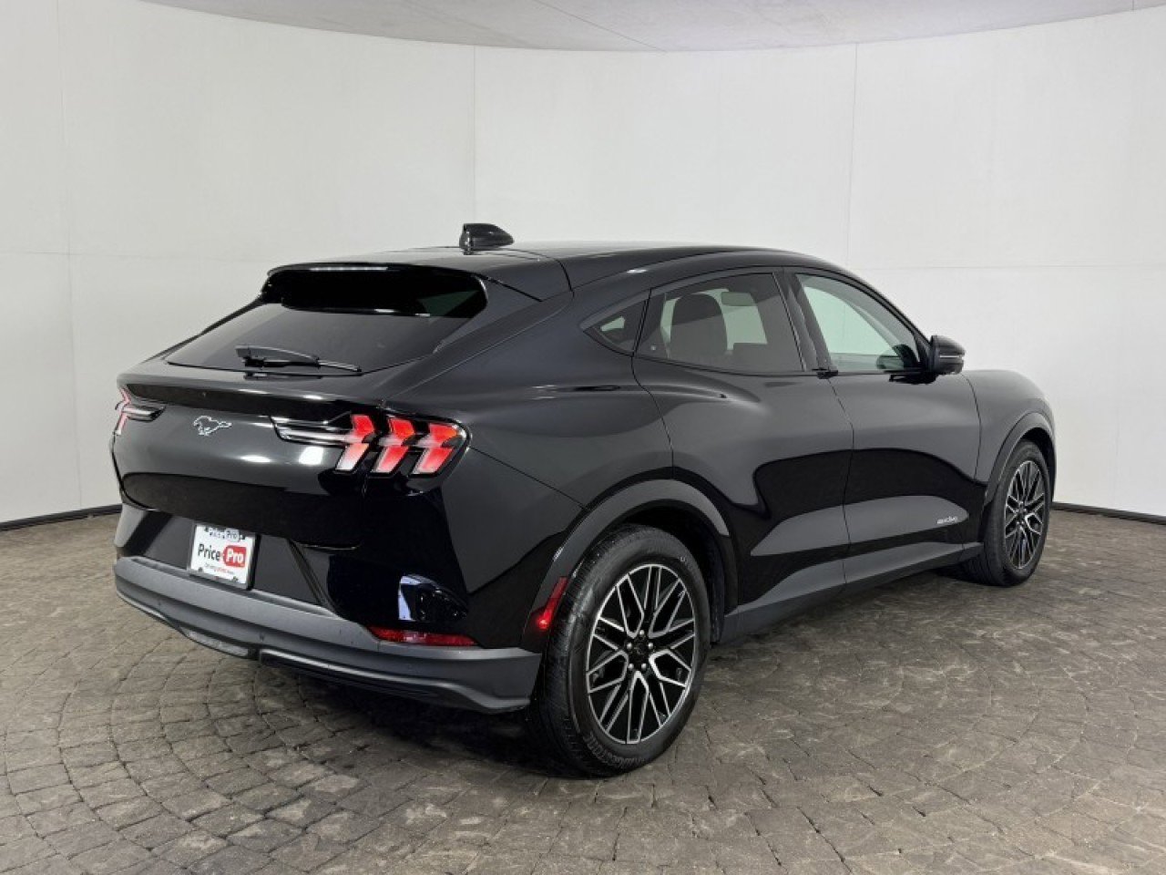 Certified 2025 Ford Mustang Mach-E Premium AWD/4WD image 9