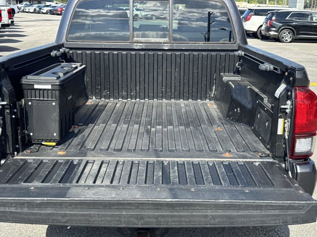Used 2022 Toyota Tacoma SR AWD/4WD image 13