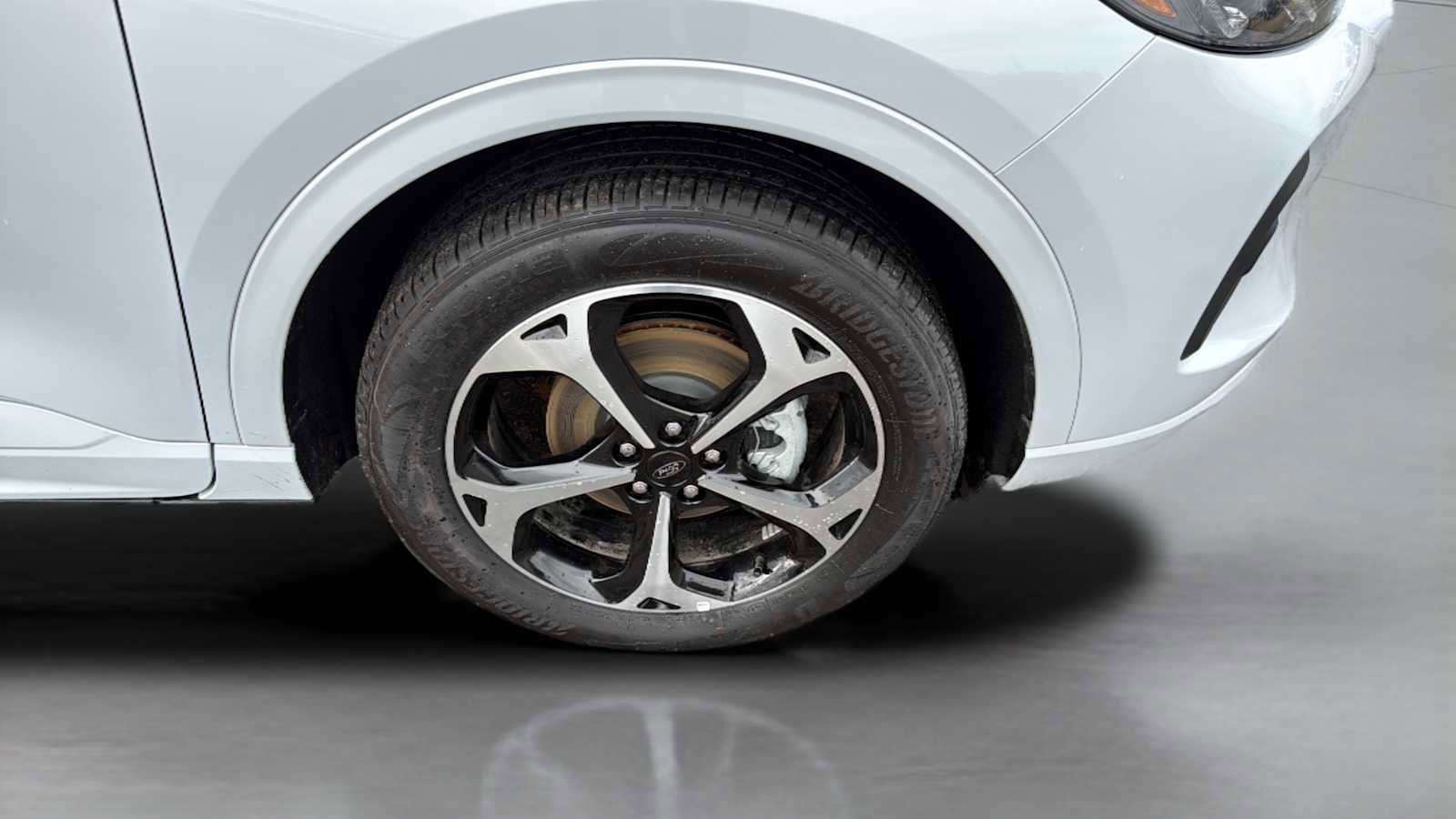 Certified 2025 Ford Escape ST-Line Elite w/ Class II Trailer Tow Package image 42