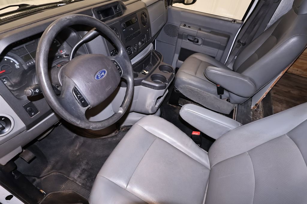 Certified 2019 Ford E-450 and Econoline 450 Super Duty w/ Power Windows & Locks Group RWD image 29