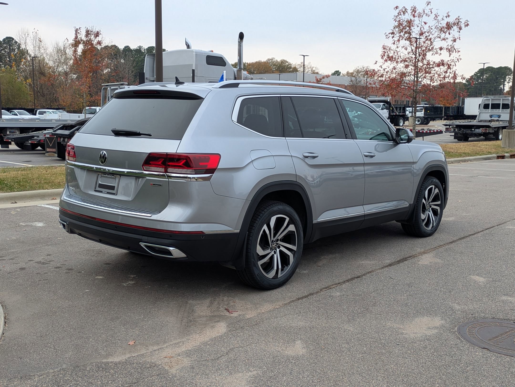 Used 2021 Volkswagen Atlas SEL Premium image 6