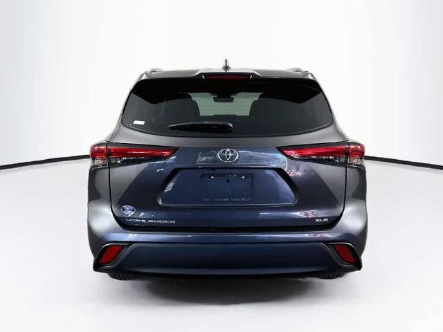 Used 2023 Toyota Highlander XLE FWD image 5