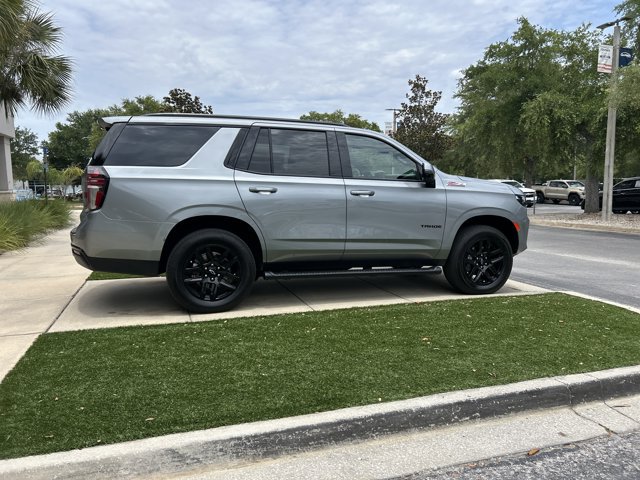 Used 2023 Chevrolet Tahoe Z71 w/ Luxury Package AWD/4WD image 4
