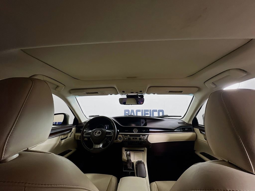 Used 2018 Lexus ES 350 350 w/ Navigation System Package image 39