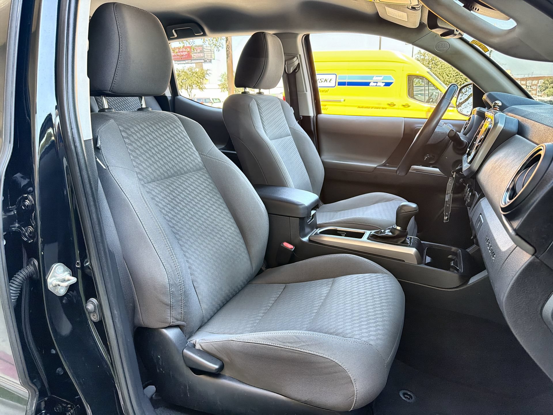 Used 2020 Toyota Tacoma SR5 RWD image 23