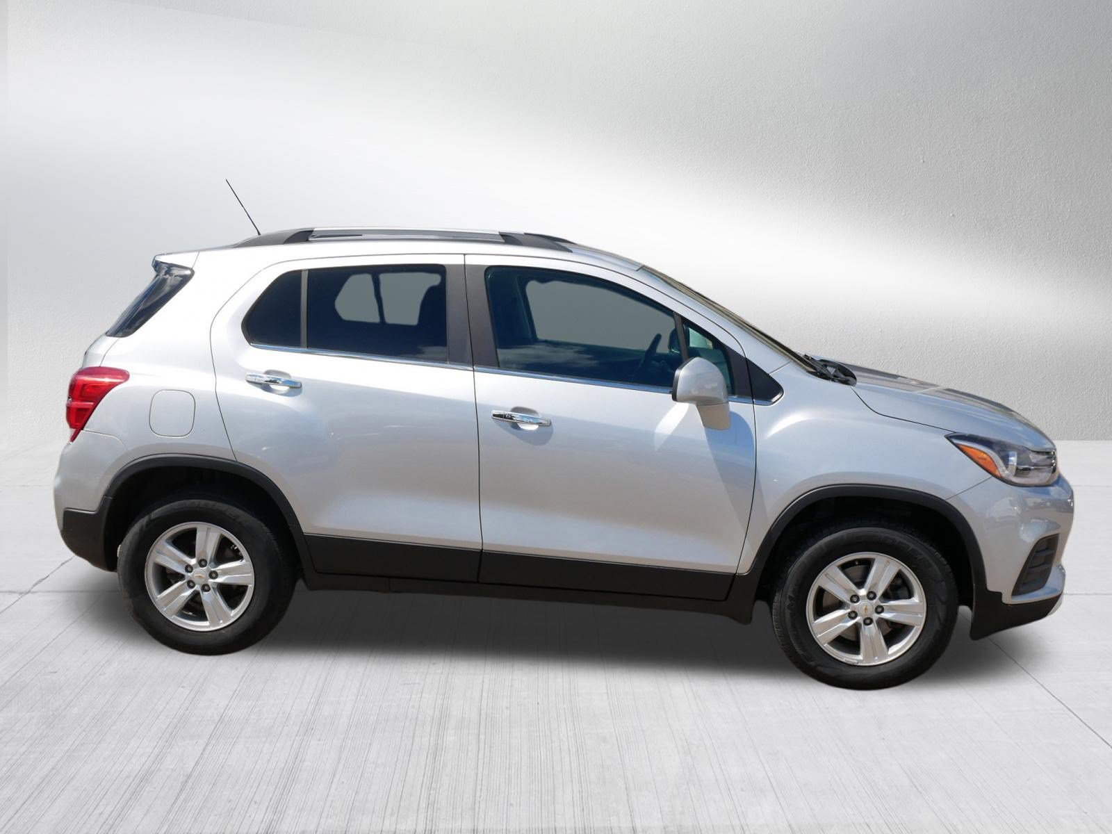 Used 2020 Chevrolet Trax LT w/ LT Convenience Package AWD/4WD image 8
