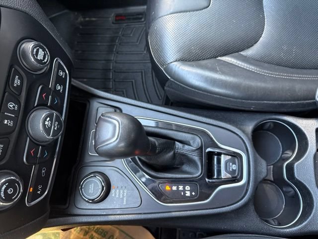 Used 2019 Jeep Cherokee Limited AWD/4WD image 25