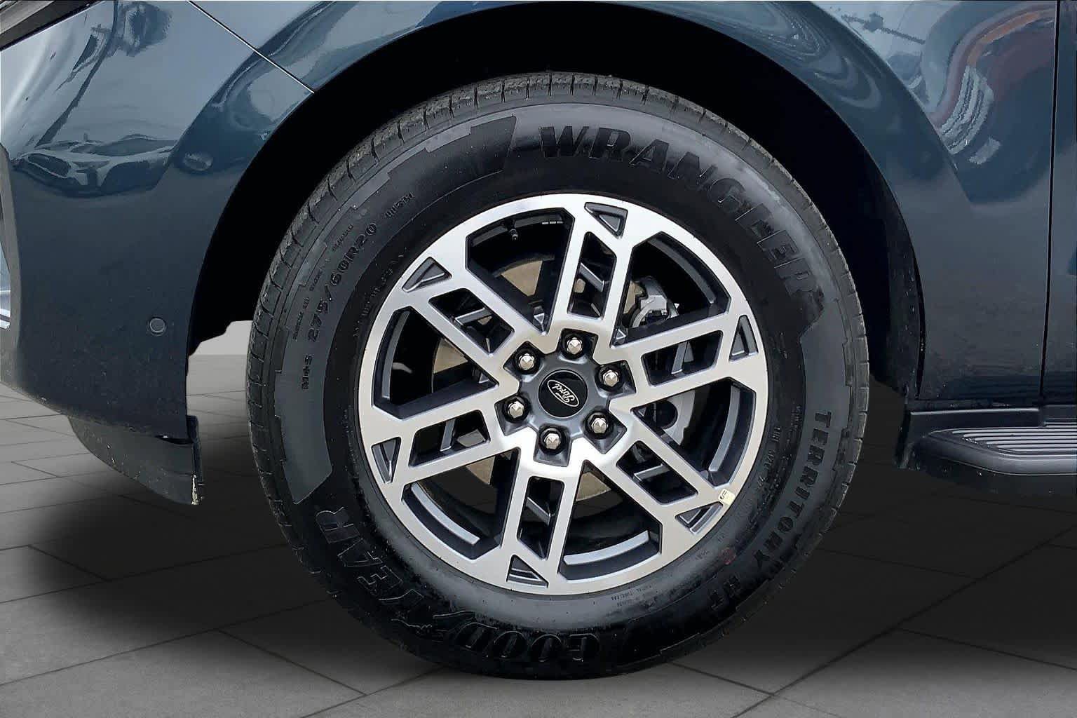 Certified 2025 Ford Expedition Max Active RWD image 12