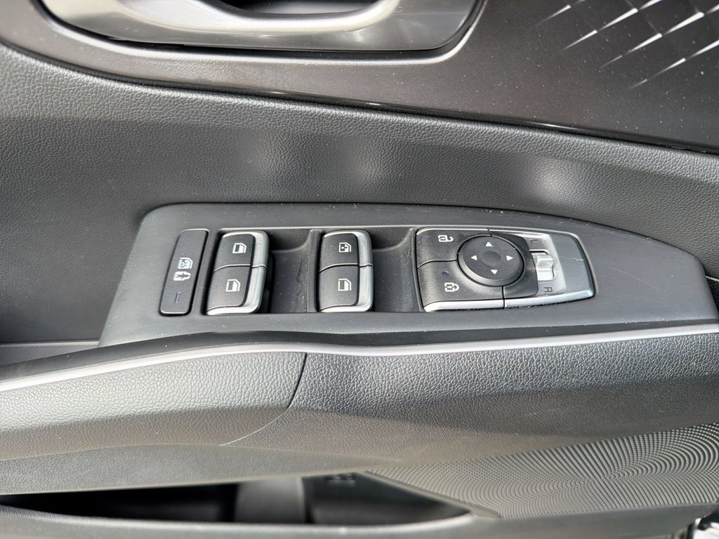 Used 2022 Kia Sorento S FWD image 22