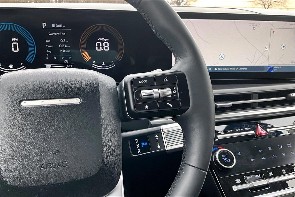 Used 2025 Hyundai Santa Fe XRT image 18