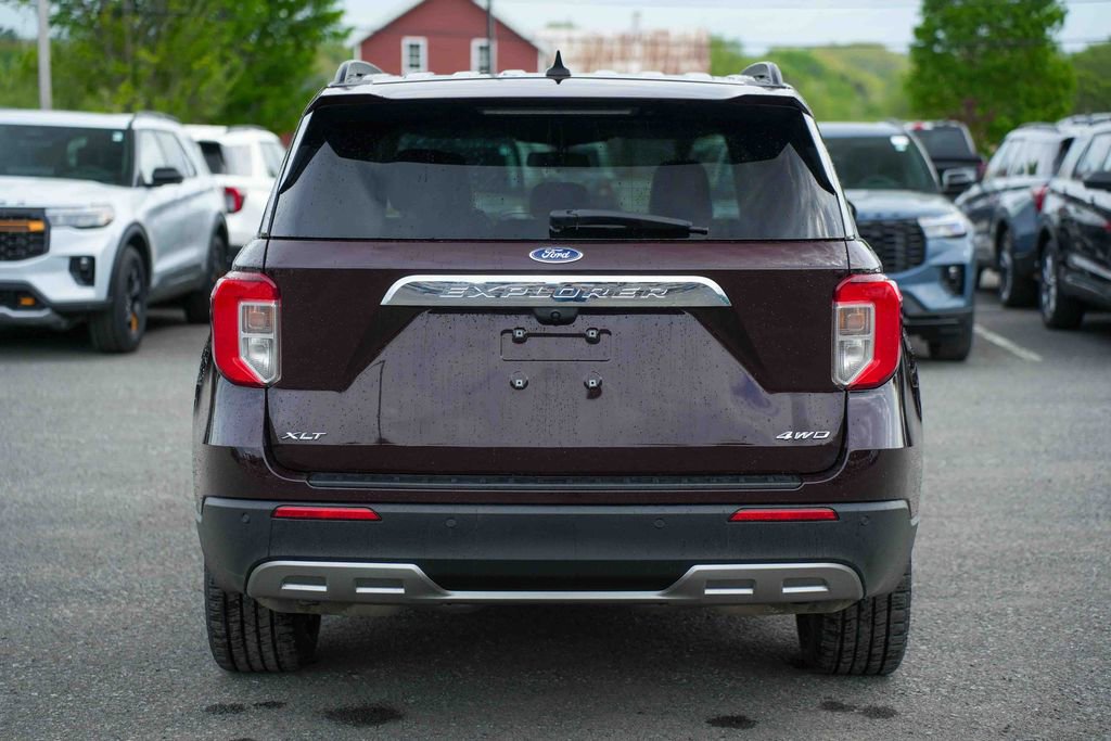 Certified 2022 Ford Explorer XLT w/ Equipment Group 202A AWD/4WD image 6
