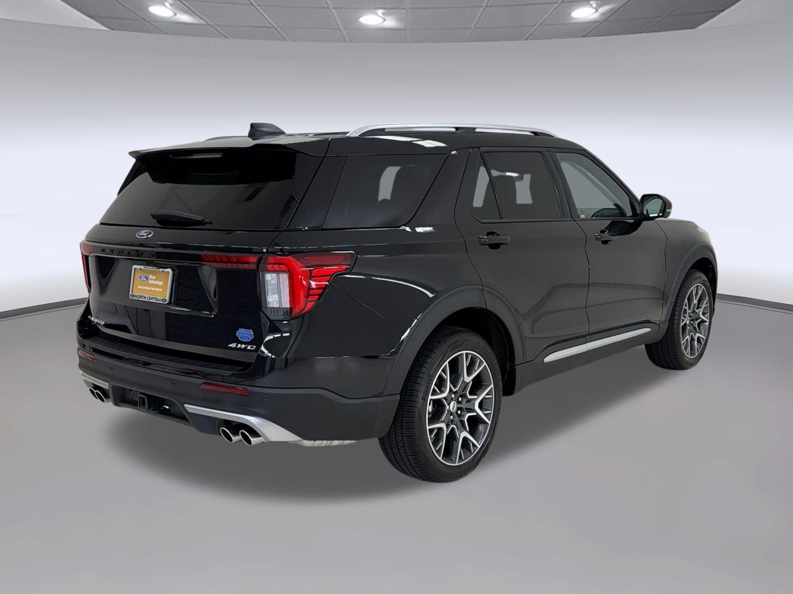 Certified 2025 Ford Explorer Platinum w/ Ultimate Package AWD/4WD image 9