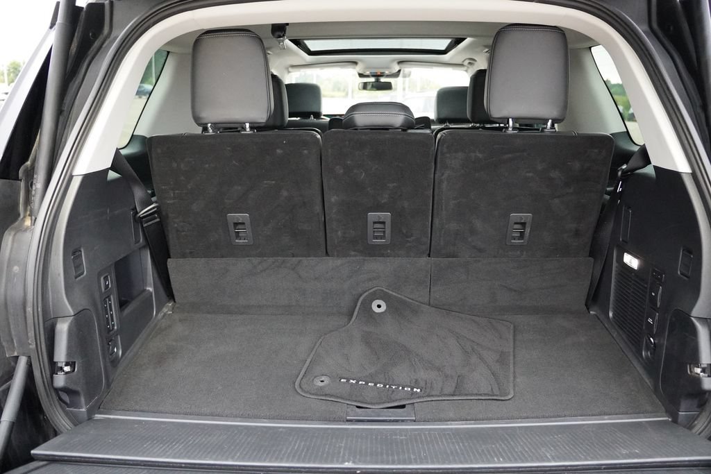 Certified 2025 Ford Expedition Platinum AWD/4WD image 24