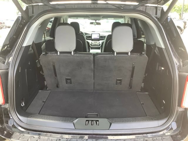 Certified 2023 Ford Explorer XLT w/ Equipment Group 202A AWD/4WD image 35