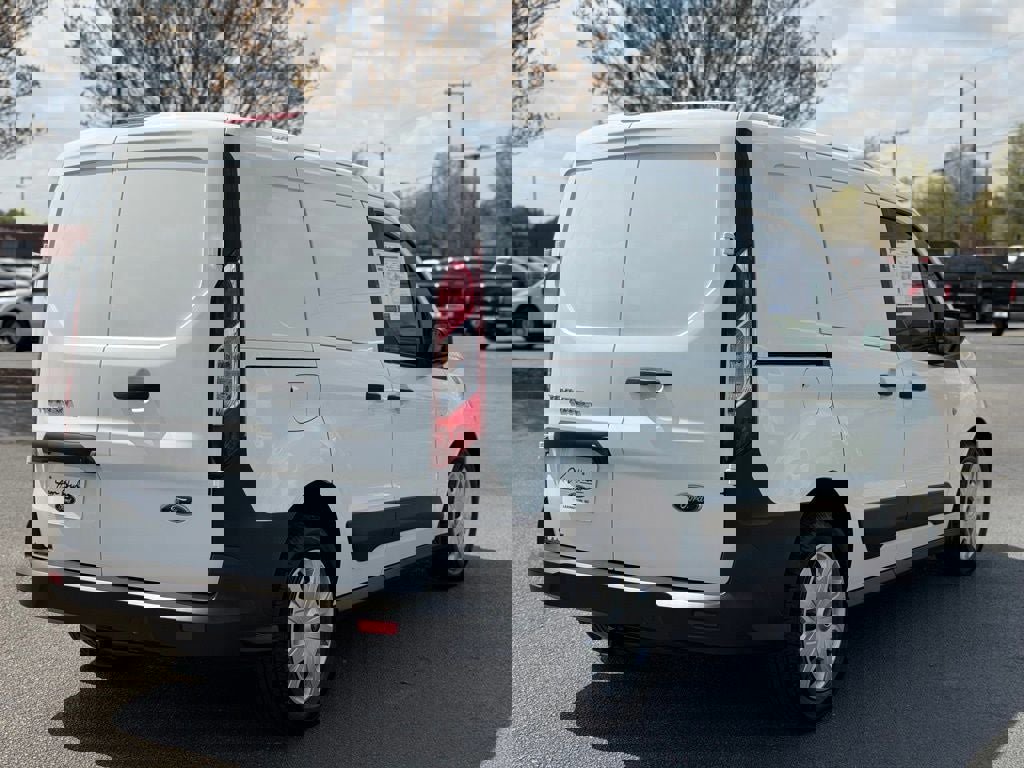 Certified 2020 Ford Transit Connect XL image 5