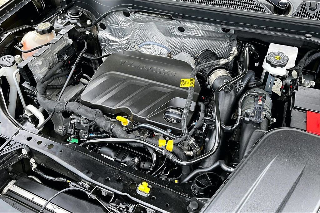 Used 2024 Chevrolet Trax RS w/ Driver Confidence Package FWD image 34