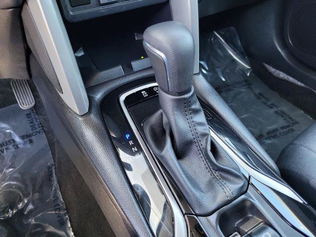 Used 2025 Toyota Corolla Cross XLE FWD image 25