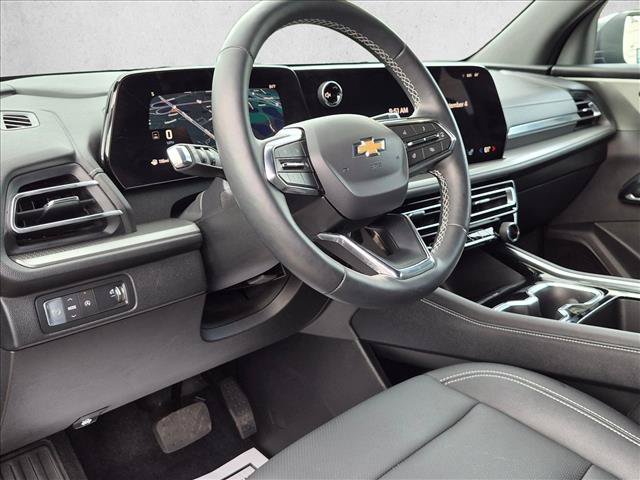Used 2025 Chevrolet Traverse LT w/ Driver Confidence Package FWD image 9