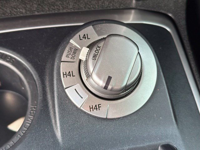 Used 2022 Toyota 4Runner Limited AWD/4WD image 29