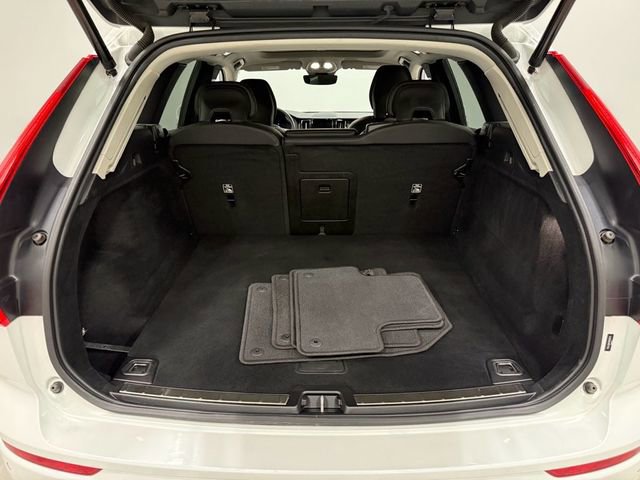 Used 2022 Volvo XC60 B5 Momentum AWD/4WD image 35