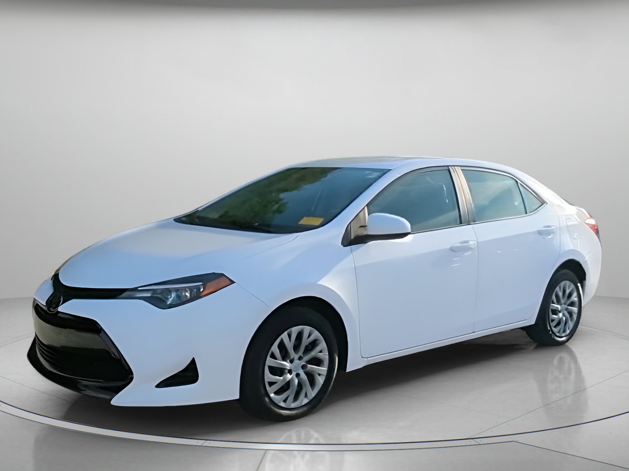 Used 2018 Toyota Corolla LE image 12