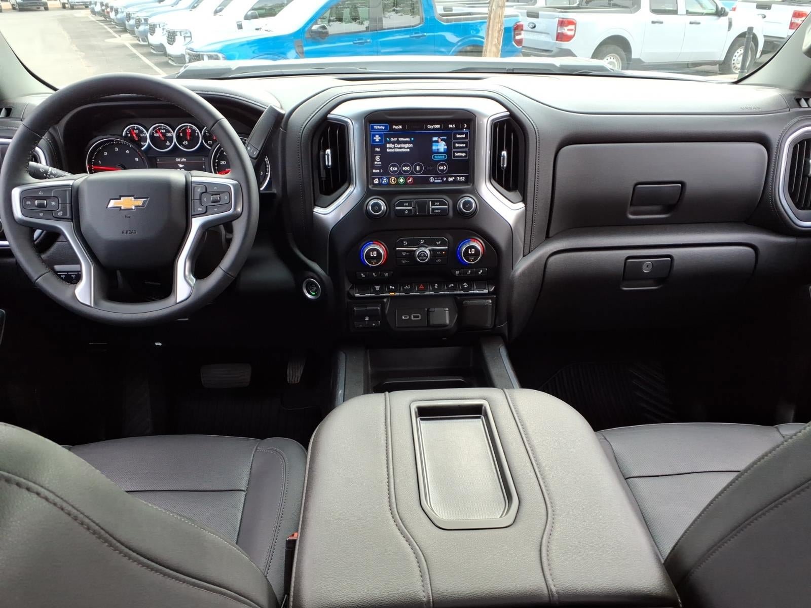 Used 2022 Chevrolet Silverado 2500 LTZ w/ LTZ Plus Package AWD/4WD image 19