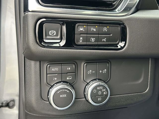 Used 2026 GMC Yukon XL Denali w/ Sun & Power Step Package image 30